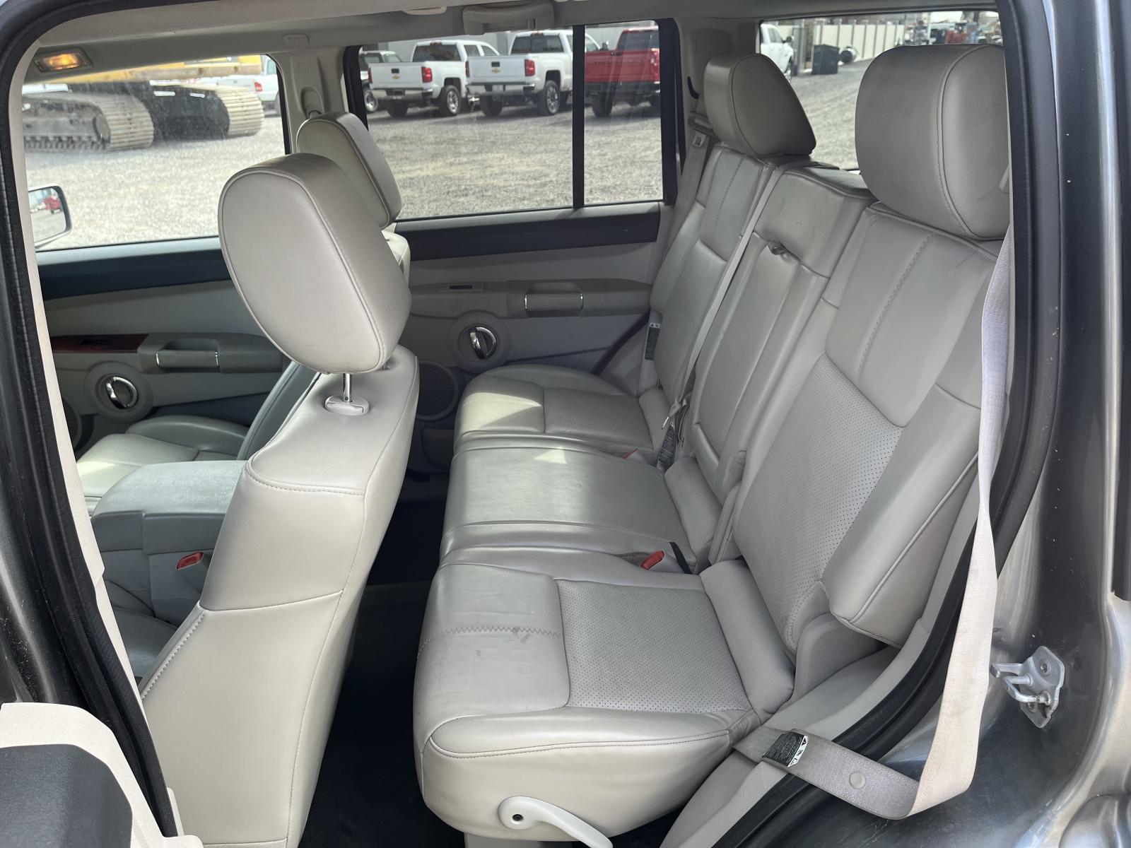 ./imagenes/INVOICE/2019/15272/JEEP COMMANDER 4X4 LIMITED (10).JPG